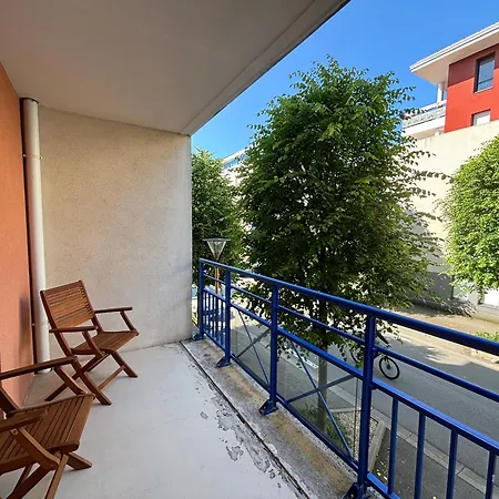 T2 Avec Balcon Et Garage Prive - Fr-1-197-601 *