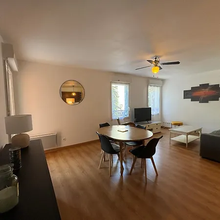 Appartamento T2 Avec Balcon Et Garage Privé - Fr-1-197-601 *