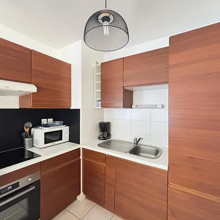 T2 Avec Balcon Et Garage Privé - Fr-1-197-601 *