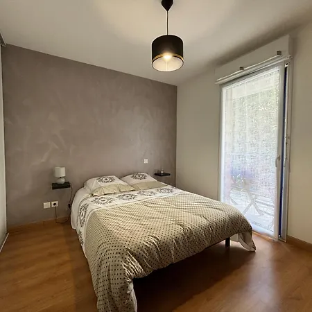 Appartamento T2 Avec Balcon Et Garage Privé - Fr-1-197-601