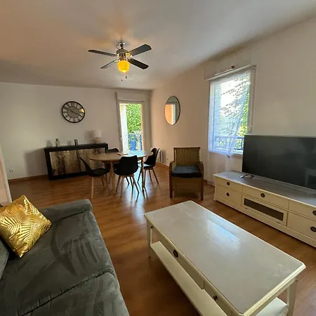 Appartamento T2 Avec Balcon Et Garage Privé - Fr-1-197-601