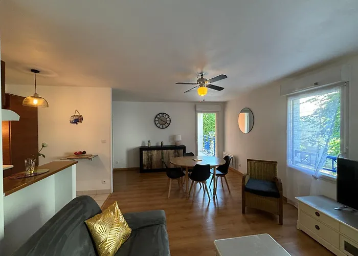 T2 Avec Balcon Et Garage Prive - Fr-1-197-601 *