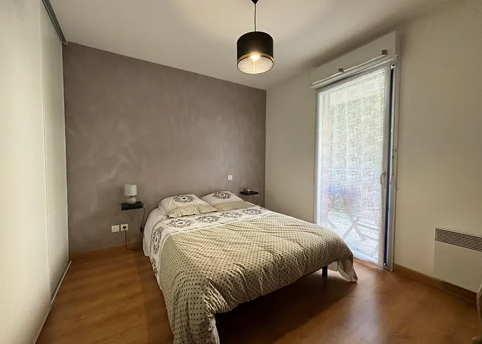 公寓 T2 Avec Balcon Et Garage Prive - Fr-1-197-601