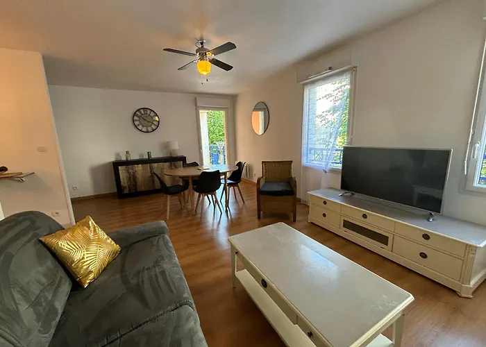 公寓 T2 Avec Balcon Et Garage Prive - Fr-1-197-601