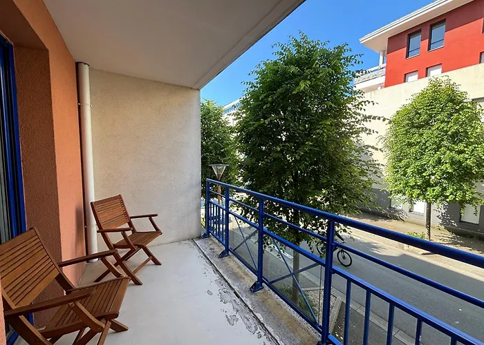 T2 Avec Balcon Et Garage Prive - Fr-1-197-601 *